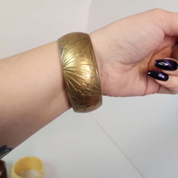 Vintage Brass Wood Bangle Bracelet Set Floral Roses Boho Bohemian Jewlery 1970s - Picture 6 of 10